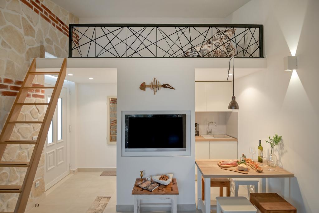 Arka Trogir Apartments - เซเกต วรันยีชา ภายนอก รูปภาพ
