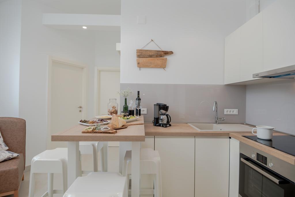 Arka Trogir Apartments - เซเกต วรันยีชา ภายนอก รูปภาพ