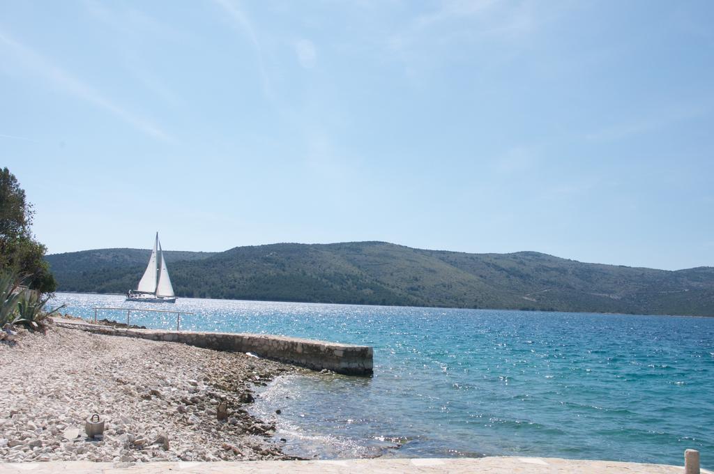 Arka Trogir Apartments - เซเกต วรันยีชา ภายนอก รูปภาพ