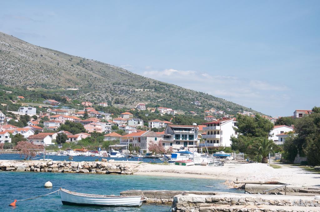 Arka Trogir Apartments - เซเกต วรันยีชา ภายนอก รูปภาพ