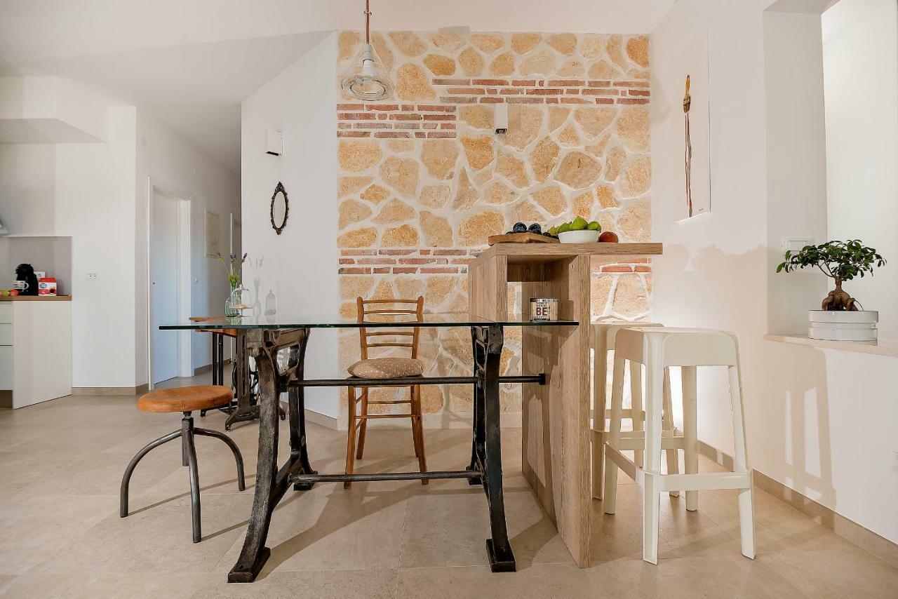 Arka Trogir Apartments - เซเกต วรันยีชา ภายนอก รูปภาพ