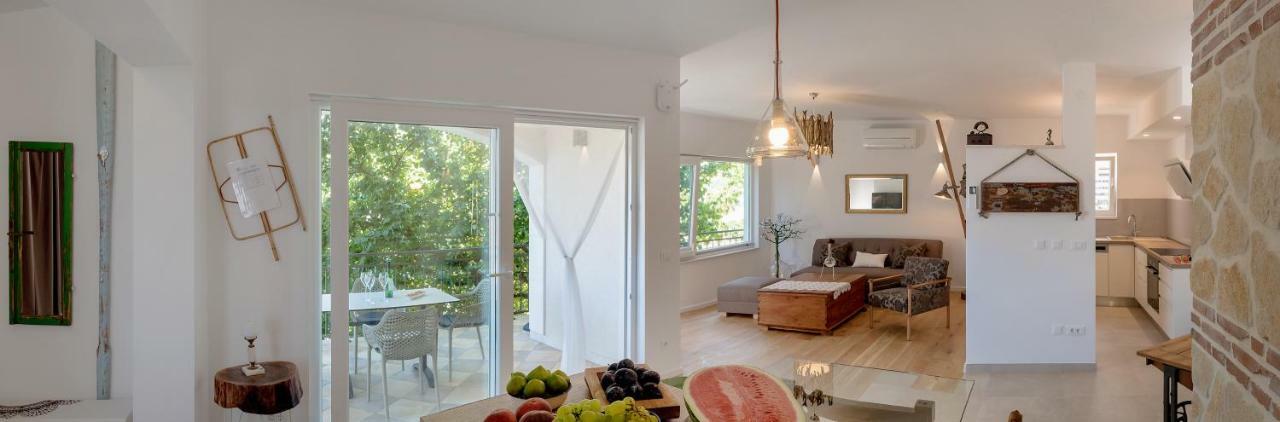 Arka Trogir Apartments - เซเกต วรันยีชา ภายนอก รูปภาพ