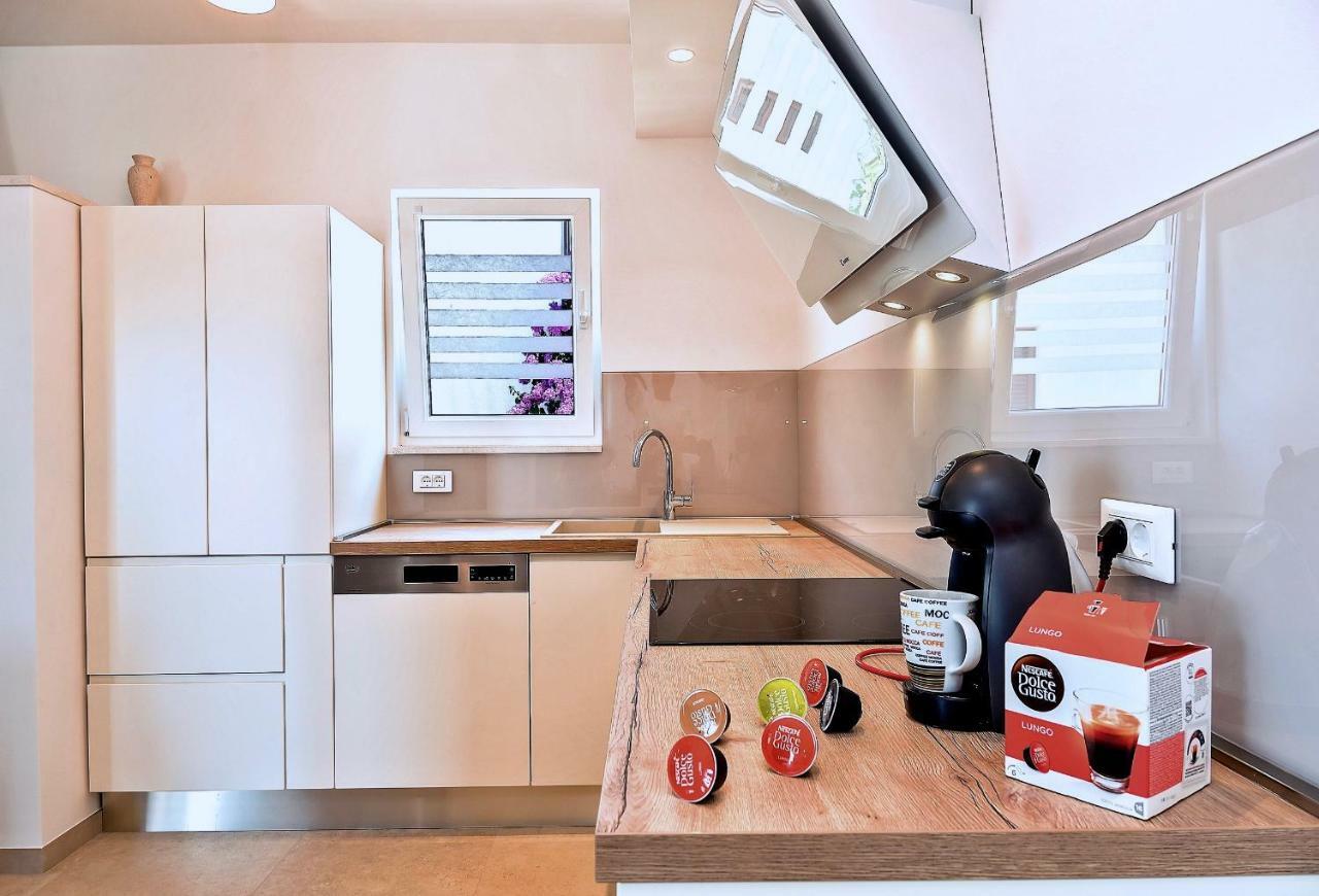 Arka Trogir Apartments - เซเกต วรันยีชา ภายนอก รูปภาพ