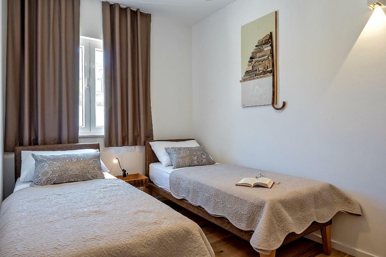 Arka Trogir Apartments - เซเกต วรันยีชา ภายนอก รูปภาพ
